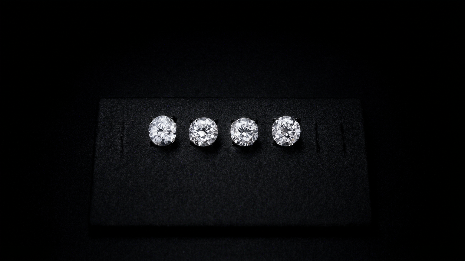 Moissanite Colour Grades and Clarity, Explained — What D–F and VVS1 Actually Mean