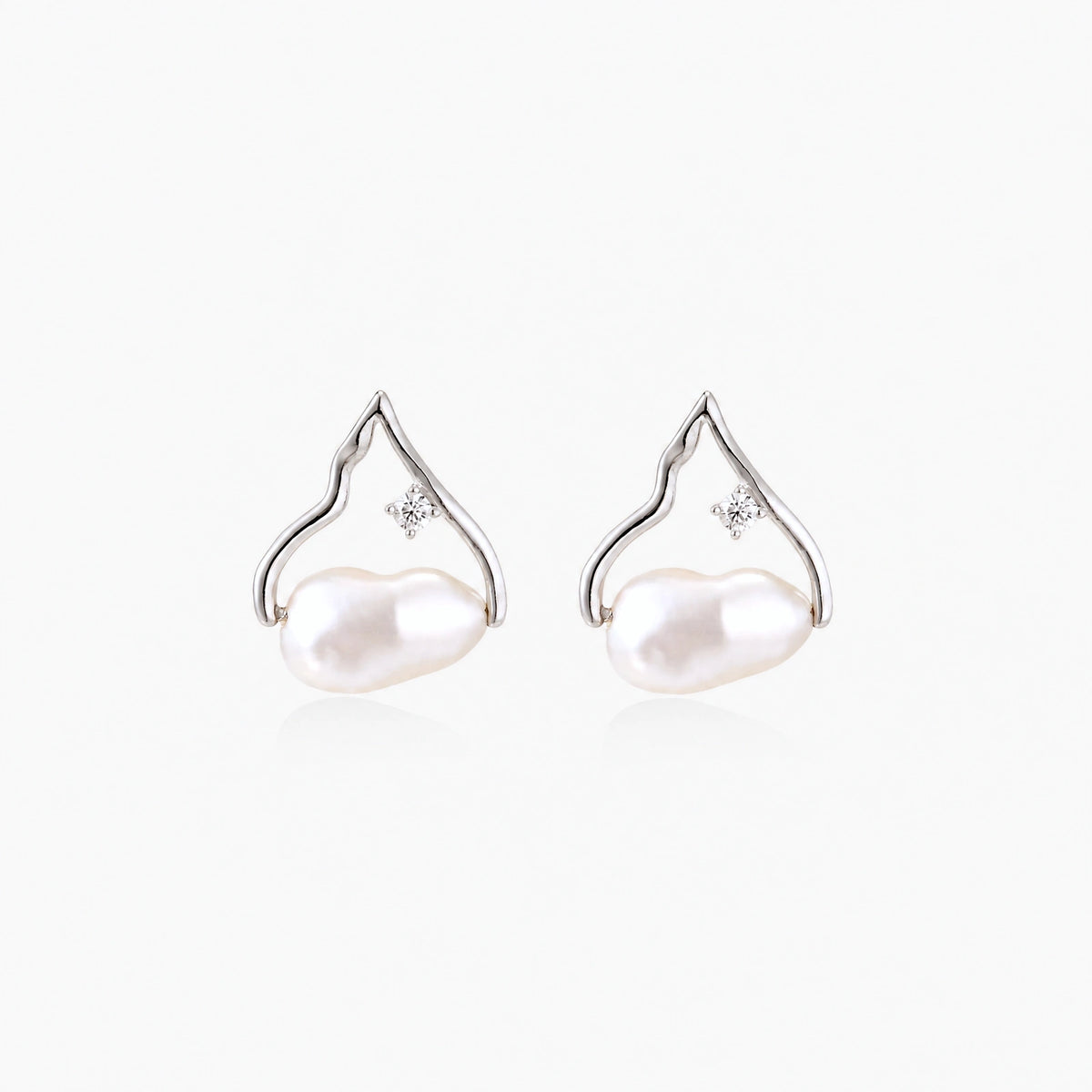 Pearl Teardrop Earrings