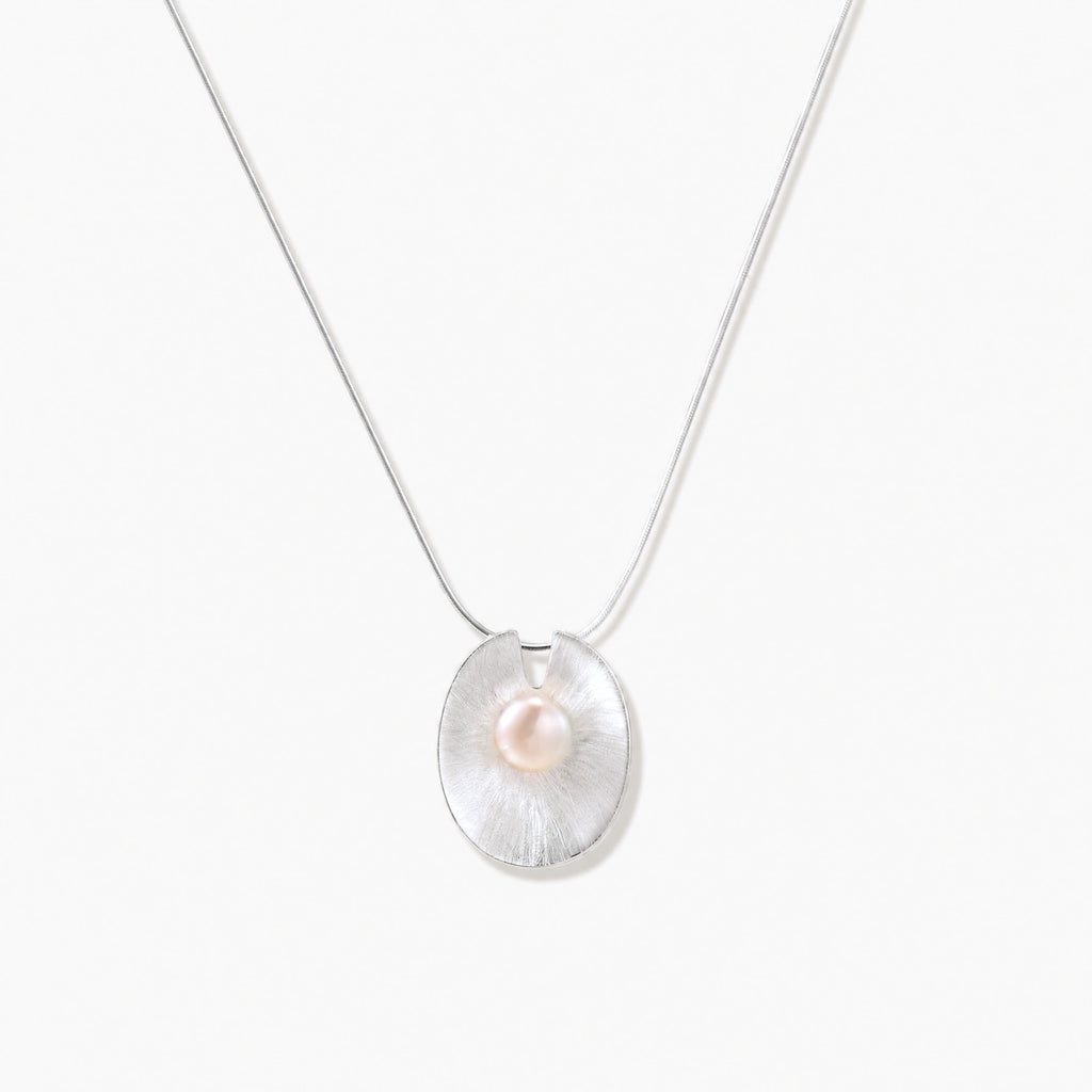 Pearl Disc Pendant Necklace